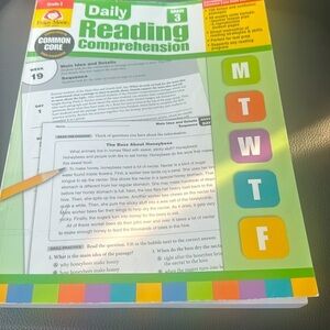 Daily reading comprehension, common core learning book grade 3